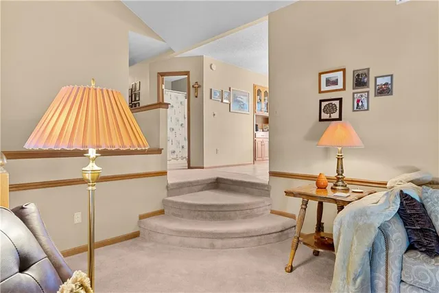 $319,999 | 1629 Northeast Whitestone Drive, Lee's Summit, MO 64086