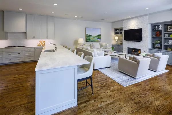 $1,695,000 | 17 Ashton Court, Dallas, TX 75230