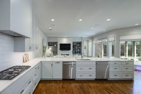 $1,695,000 | 17 Ashton Court, Dallas, TX 75230