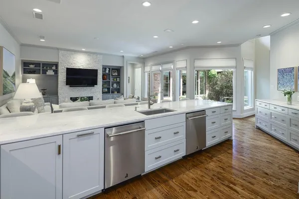 $1,695,000 | 17 Ashton Court, Dallas, TX 75230