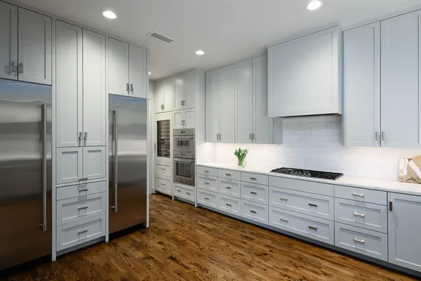 $1,695,000 | 17 Ashton Court, Dallas, TX 75230