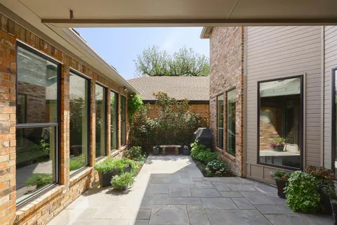 $1,695,000 | 17 Ashton Court, Dallas, TX 75230