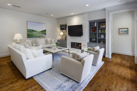 $1,695,000 | 17 Ashton Court, Dallas, TX 75230