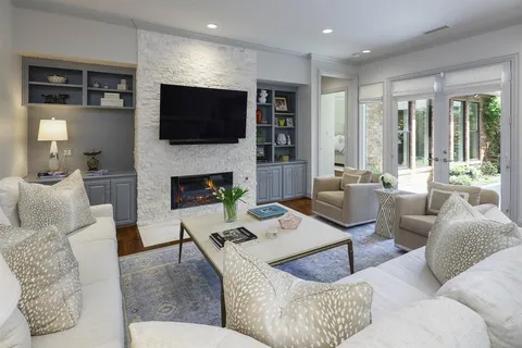 $1,695,000 | 17 Ashton Court, Dallas, TX 75230