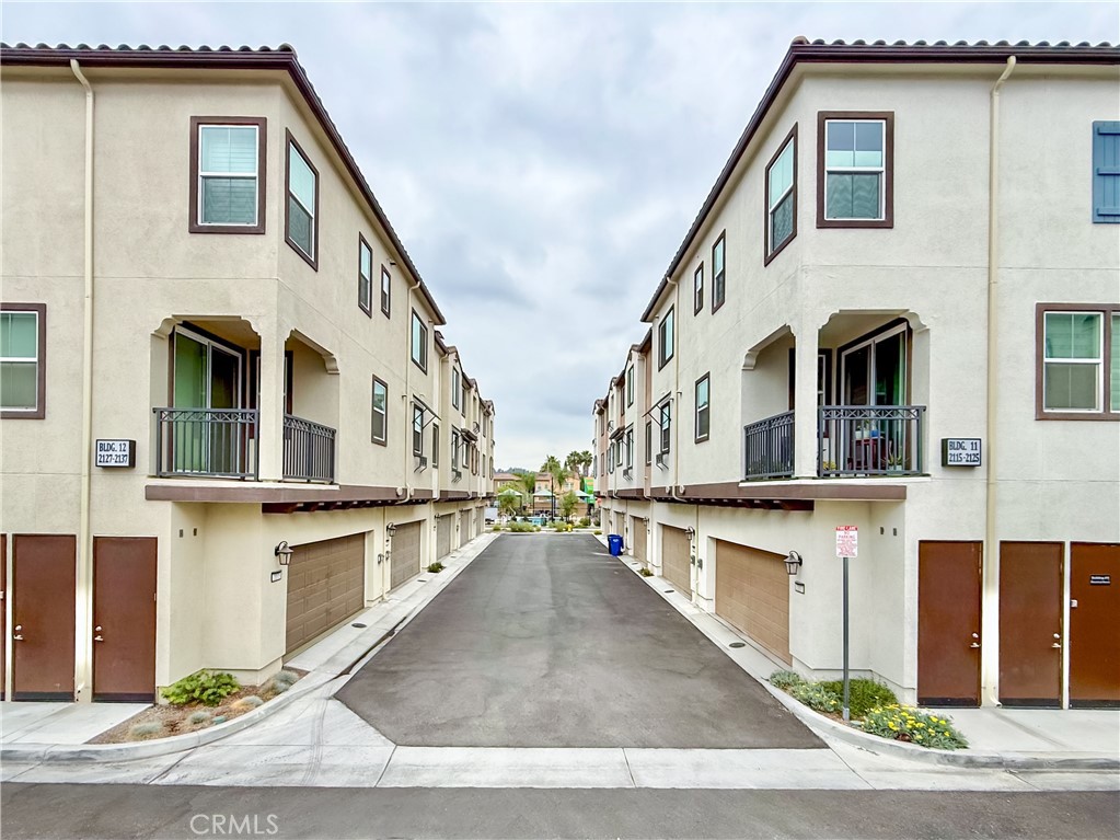 2129 Yukon Pomona, CA 91766 - Photo 4 of 46
