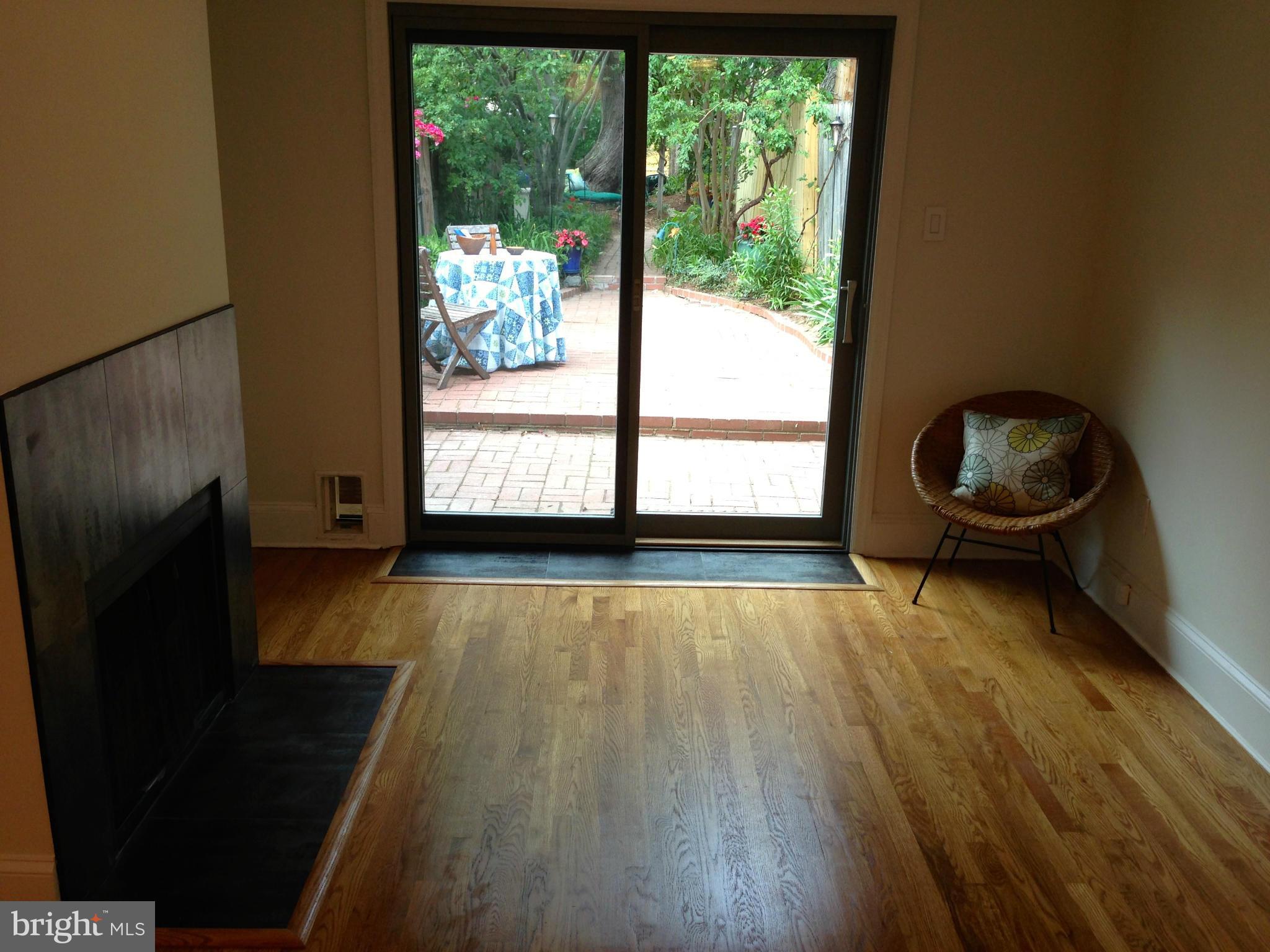 1330 E Street Southeast Washington, DC 20003 - Photo 9 of 27 Living Room