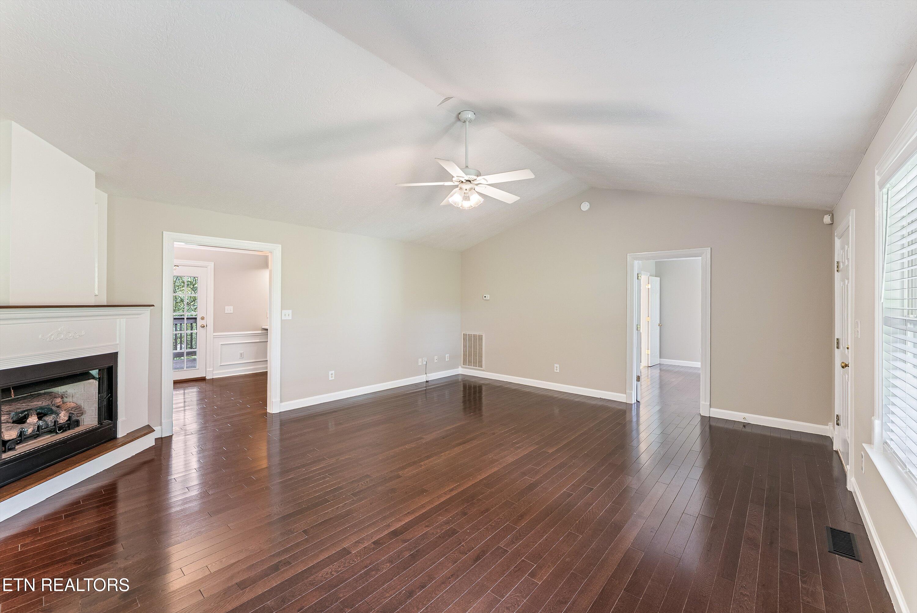6133 Weems Road Knoxville, TN 37918 - Photo 5 of 34 04-Living A3