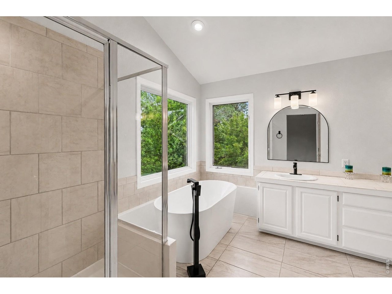 2824 Antelope Road Fort Collins, CO 80525 - Photo 15 of 32 5-piece Primary Bathroom
