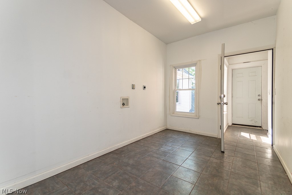 15416 Saranac Road Cleveland, OH 44110 - Photo 14 of 47
