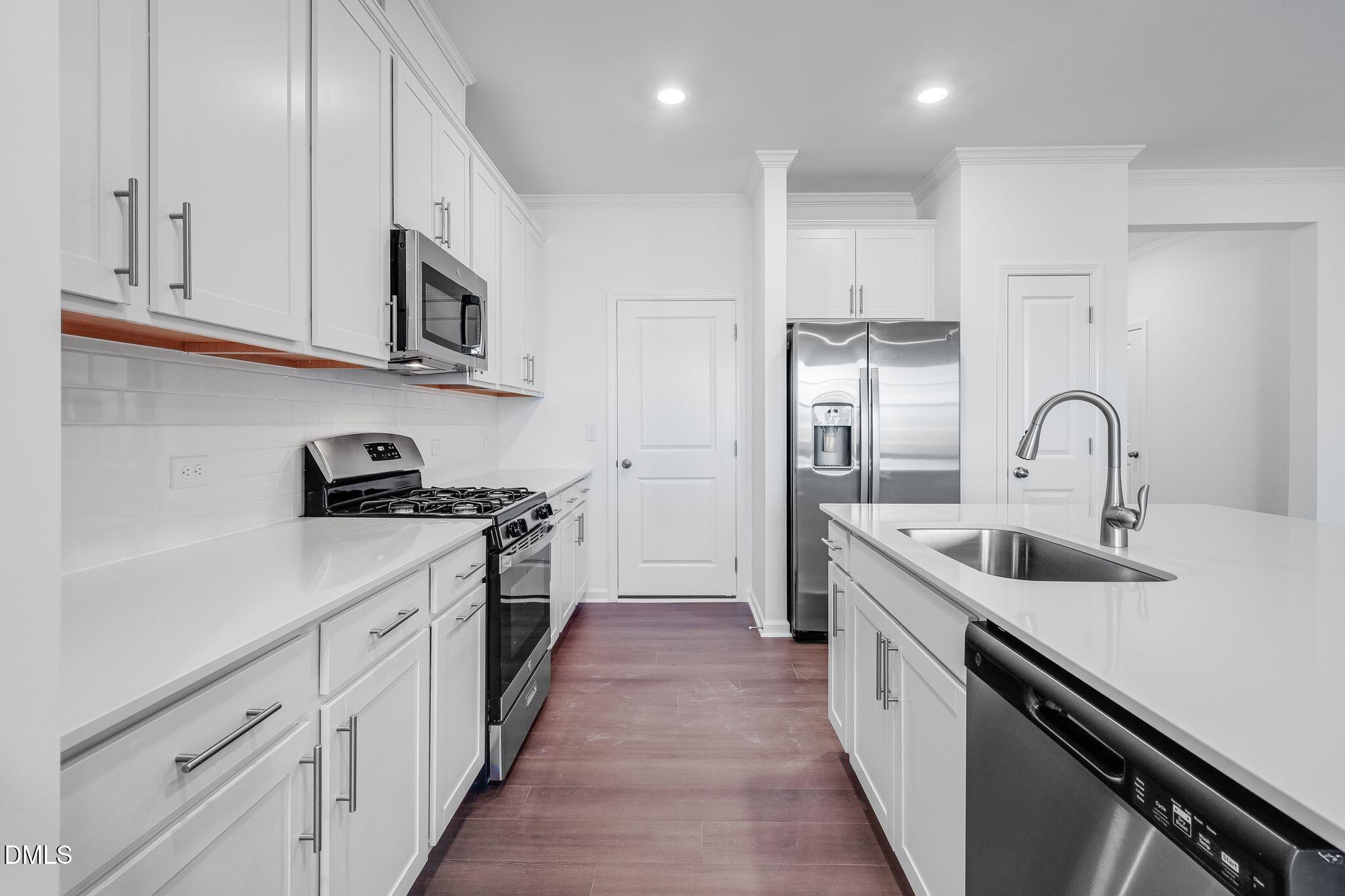 2943 Hickory Fld Drive Raleigh, NC 27616 - Photo 12 of 30 SUN_Everlee_Pic_CarsonII_QMI_239_Kitchen