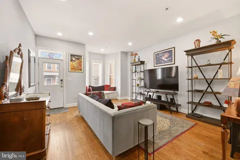 $925,000 | 330 U Street Northwest, Washington, DC 20001