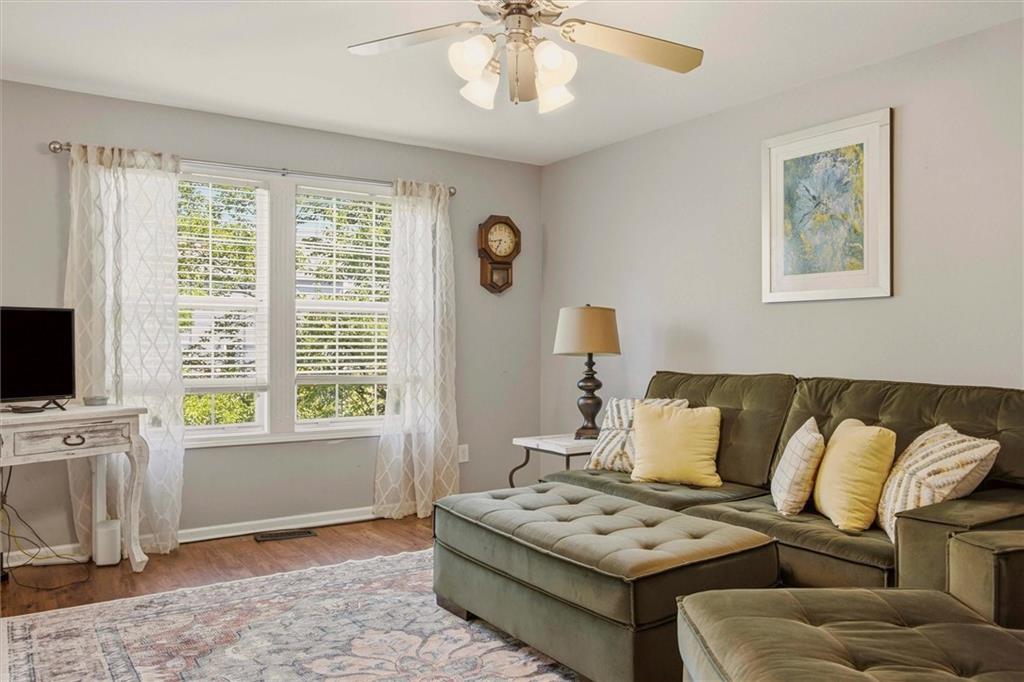 11120 Highview Road Peculiar, MO 64078 - Photo 5 of 26