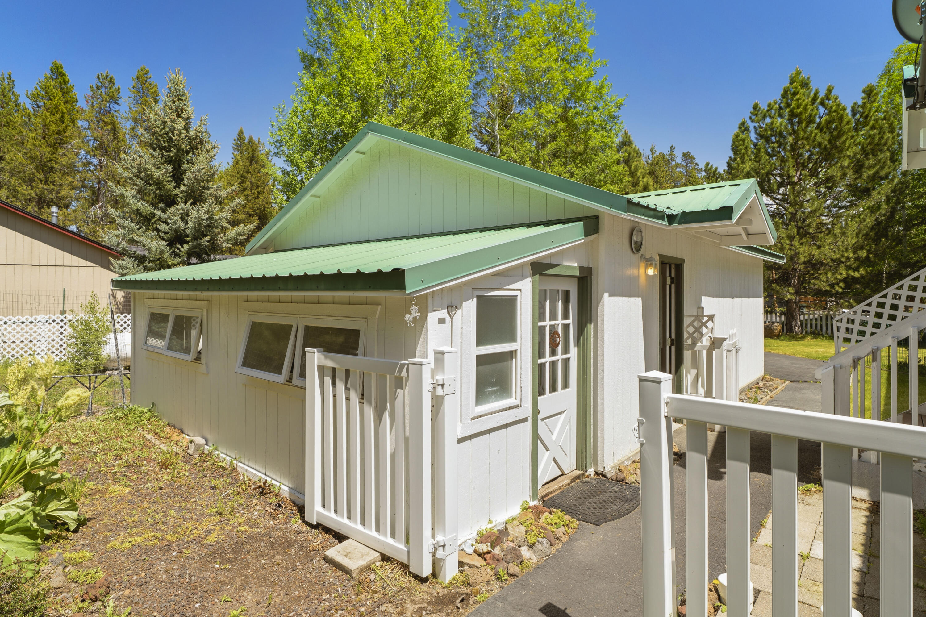 55885 Osprey Road Bend, OR 97707 - Photo 35 of 58 Exterior