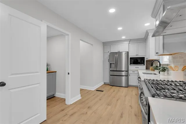 $699,900 | 544 Summit Avenue, Webster Groves, MO 63119