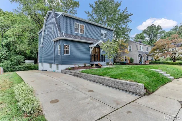 $699,900 | 544 Summit Avenue, Webster Groves, MO 63119