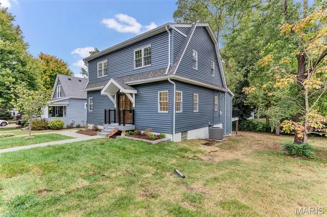 $699,900 | 544 Summit Avenue, Webster Groves, MO 63119