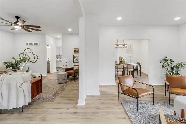 $675,000 | 544 Summit Avenue, Webster Groves, MO 63119