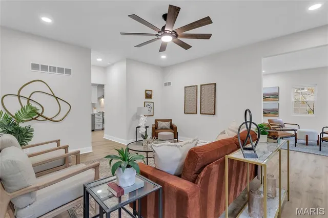 $699,900 | 544 Summit Avenue, Webster Groves, MO 63119