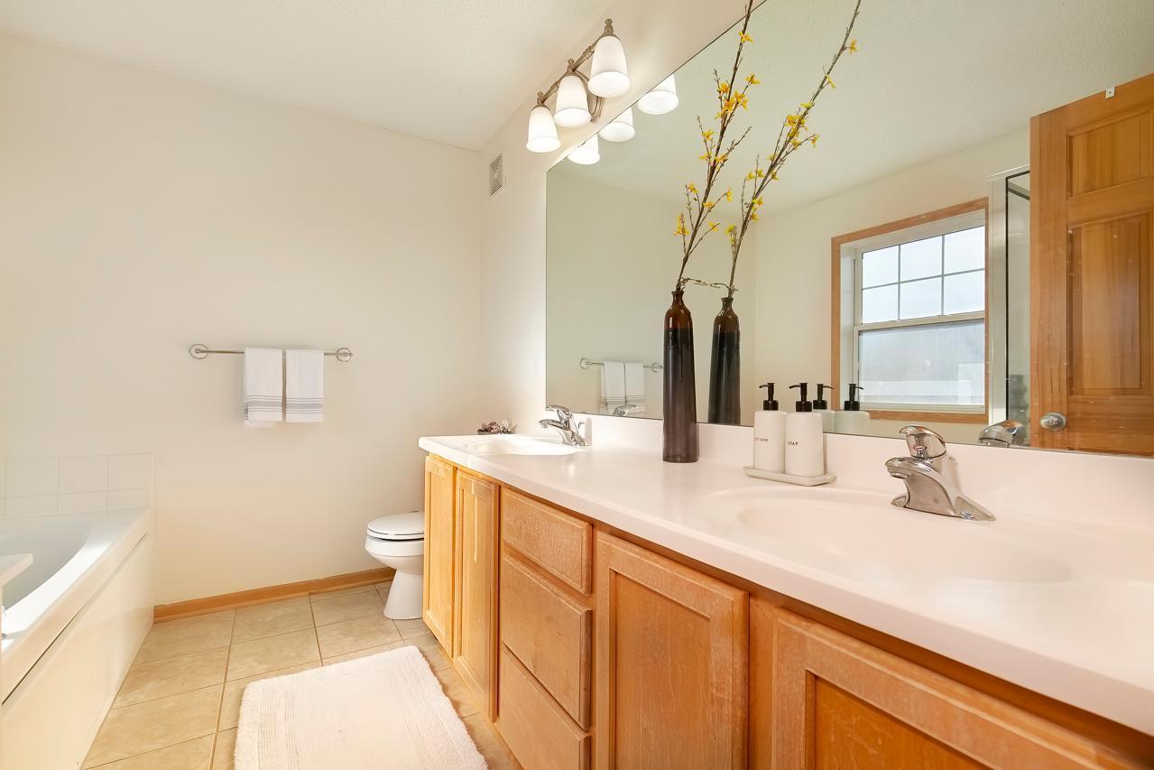 8320 Labont Way Eden Prairie, MN 55344 - Photo 16 of 25 Gallery Image 16