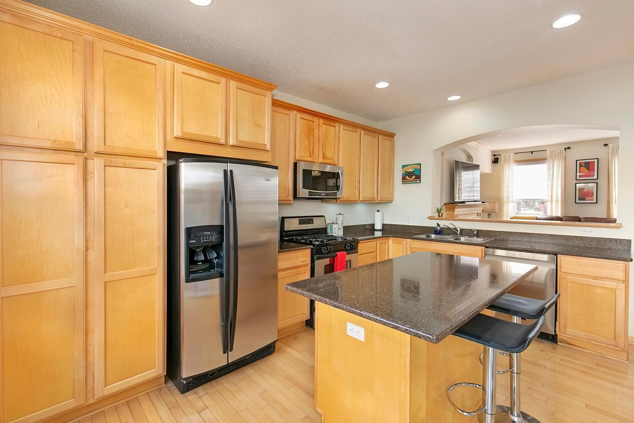 8320 Labont Way Eden Prairie, MN 55344 - Photo 4 of 25 Gallery Image 4