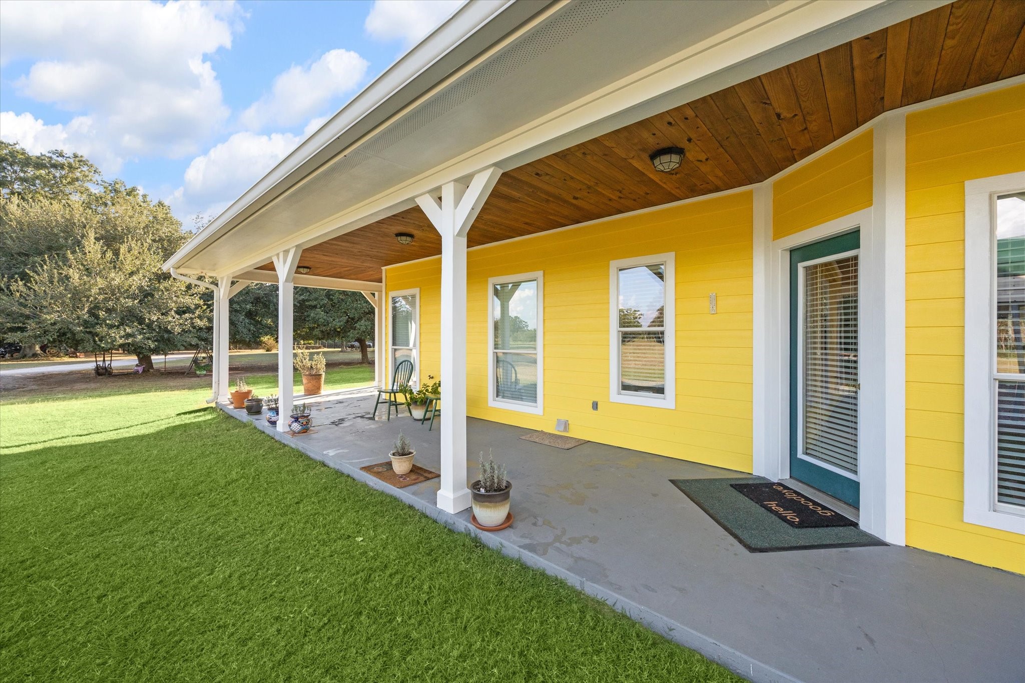 32410 Phlying Road Waller, TX 77484 - Photo 2 of 26