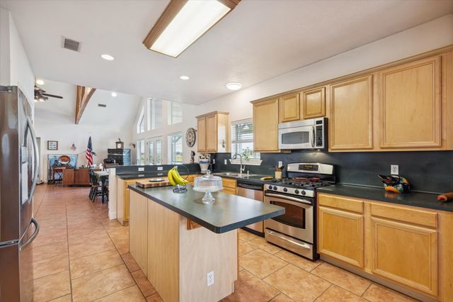 $1,100,000 | 32410 Phlying Road, Waller, TX 77484