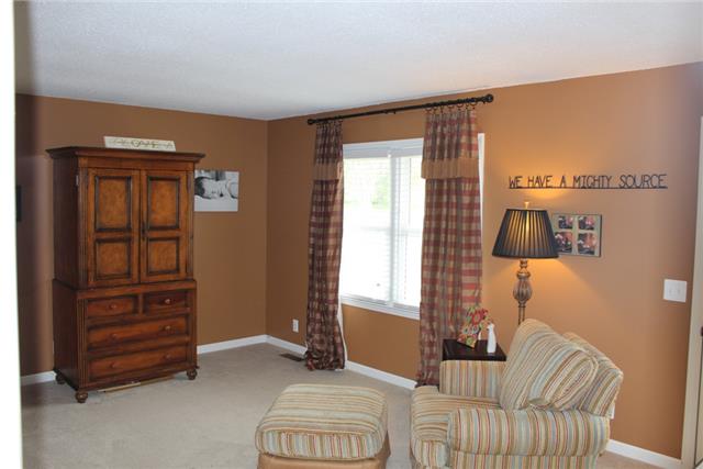 Spacious living room