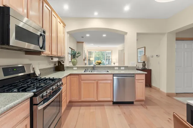 $375,000 | 1530 Zarthan Avenue South, Unit 302, St. Louis Park, MN 55416