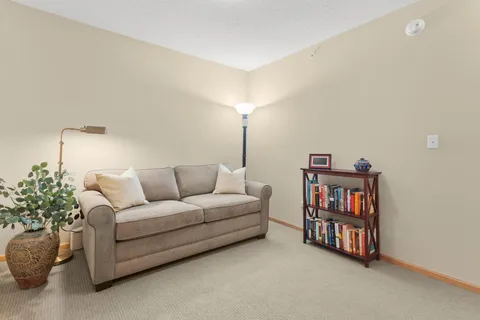 $375,000 | 1530 Zarthan Avenue South, Unit 302, St. Louis Park, MN 55416