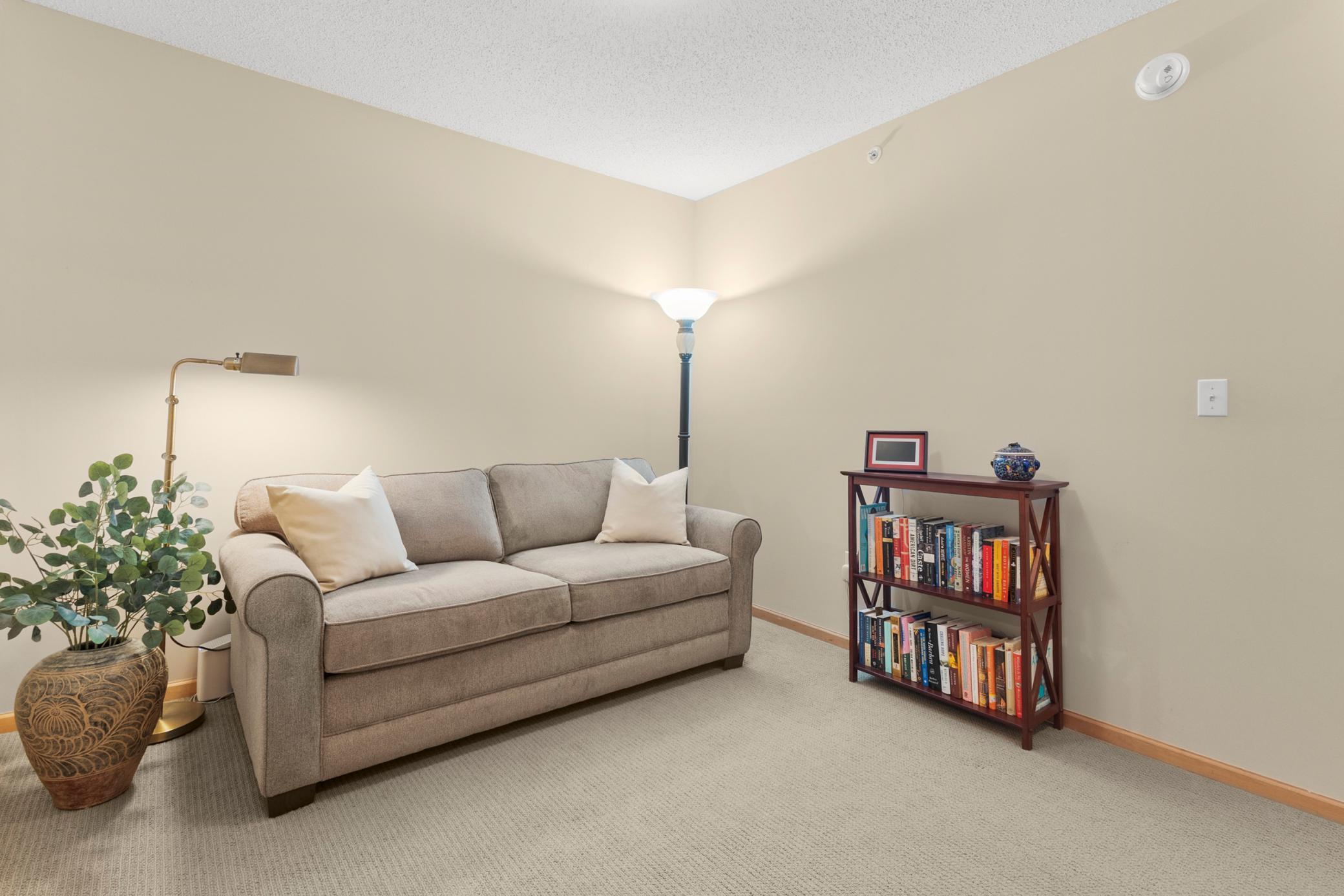 1530 Zarthan Avenue South, Unit 302 Minneapolis, MN 55416 - Photo 16 of 22