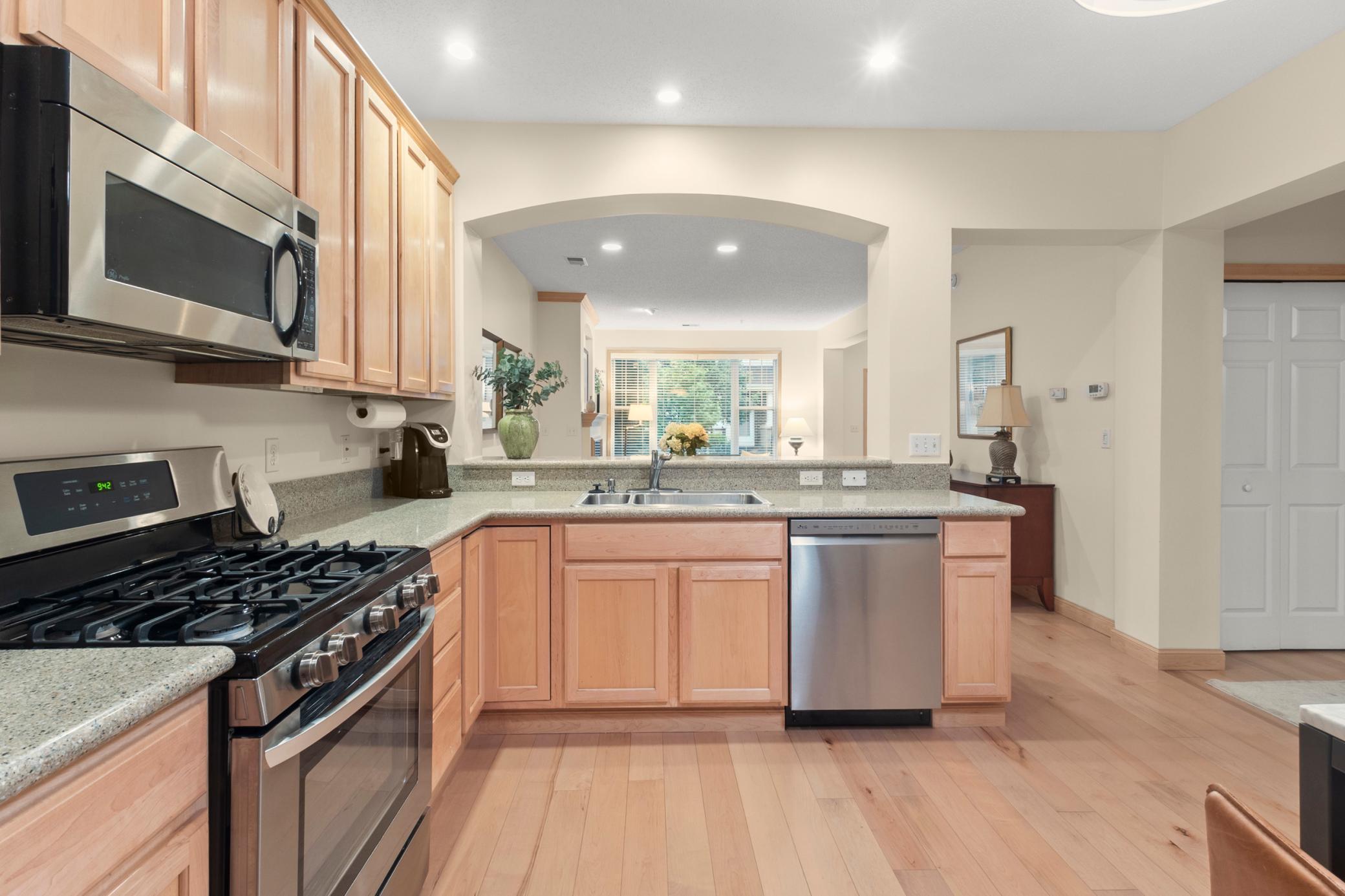 1530 Zarthan Avenue South, Unit 302 Minneapolis, MN 55416 - Photo 3 of 22