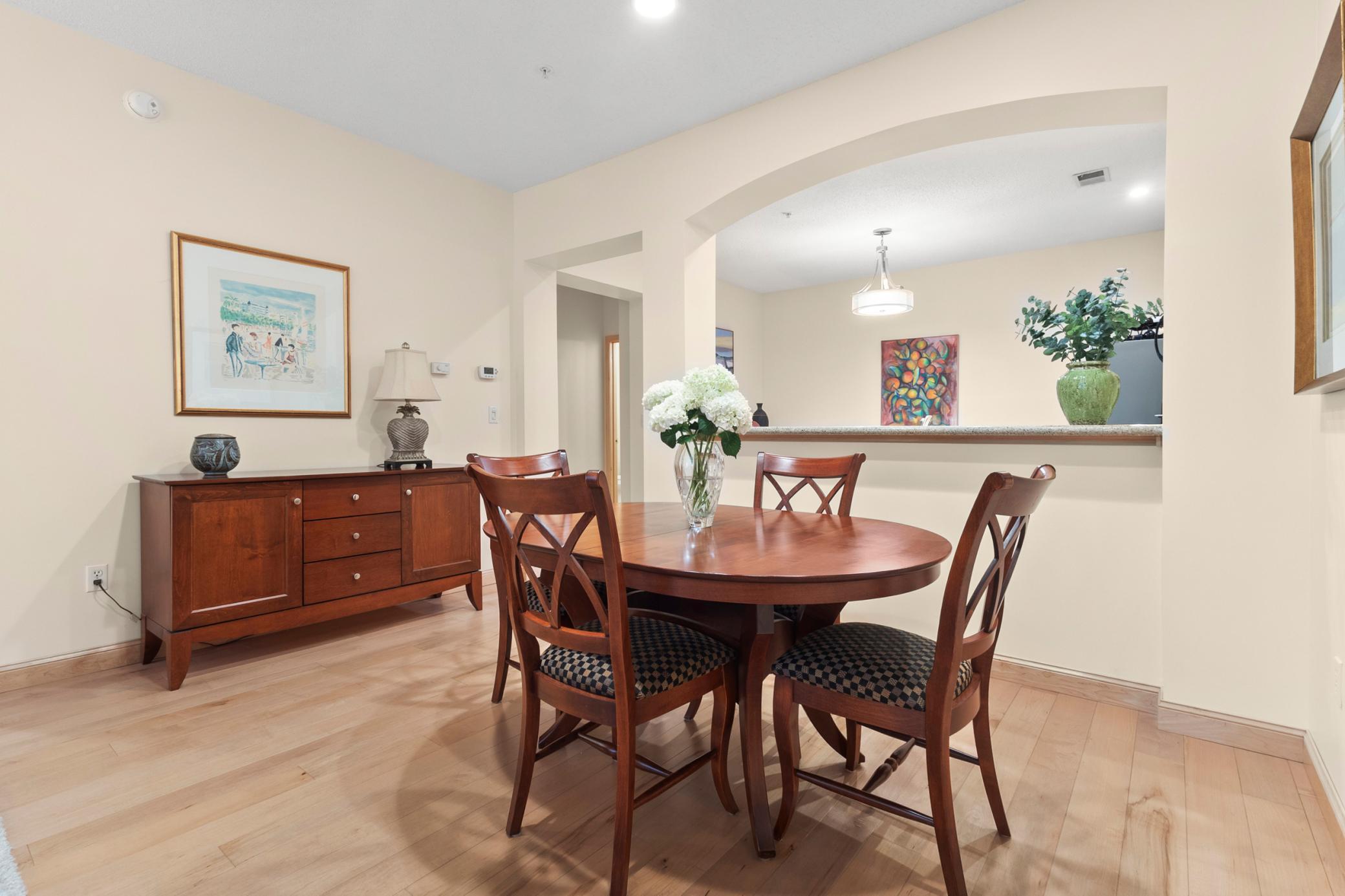 1530 Zarthan Avenue South, Unit 302 Minneapolis, MN 55416 - Photo 5 of 22