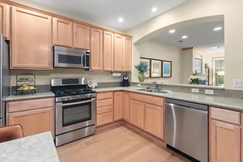 $375,000 | 1530 Zarthan Avenue South, Unit 302, St. Louis Park, MN 55416