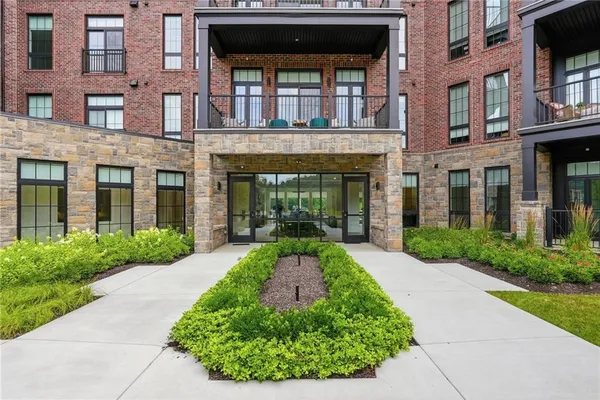 $823,542 | 1 1st Street, Unit 405, Oakmont, PA 15139