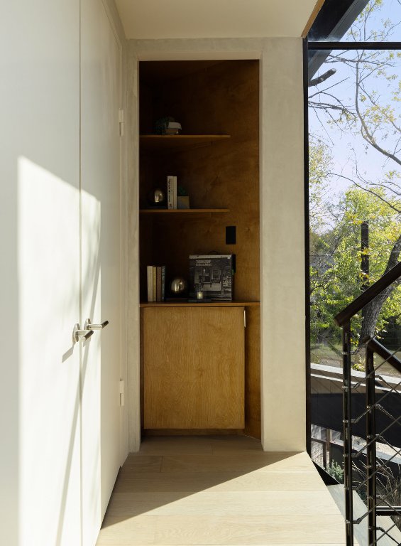 2302 East 11th Street Austin, TX 78702 - Photo 16 of 40 a view of a hallway with seating area