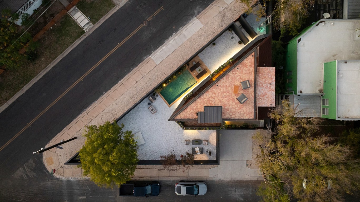 2302 East 11th Street Austin, TX 78702 - Photo 4 of 40 a view of entryway