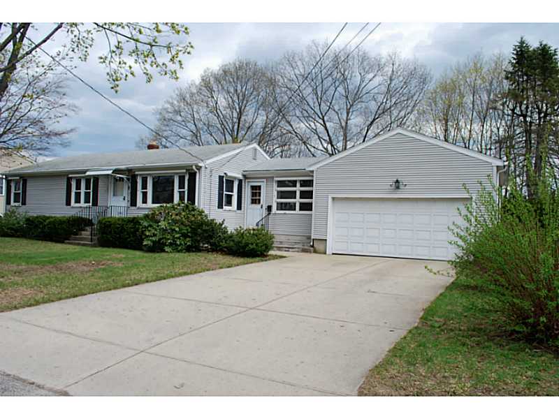 9 Circle Road Smithfield, RI 02917 - Photo 2 of 12 Exterior Front.