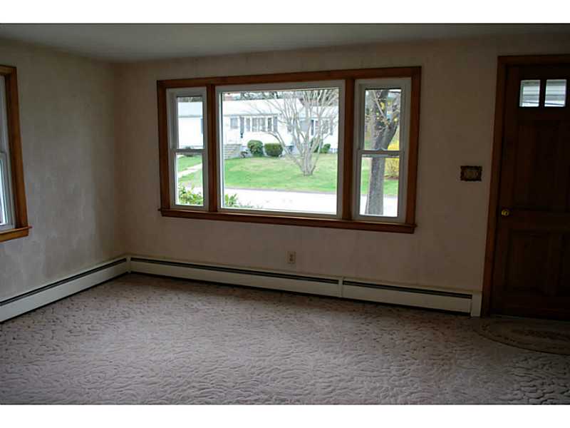 9 Circle Road Smithfield, RI 02917 - Photo 8 of 12 Living Room.