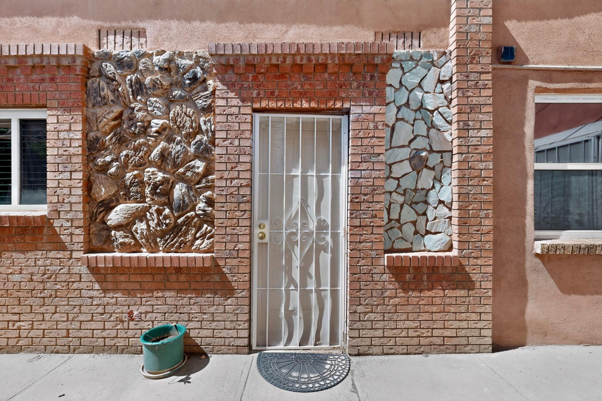 2215 Hooper Road Southwest Albuquerque, NM 87105 - Photo 9 of 67 Gallery Image 9