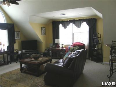 231 Kellington Road Wind Gap, PA 18091 - Photo 39 of 48 a living room with furniture and a window