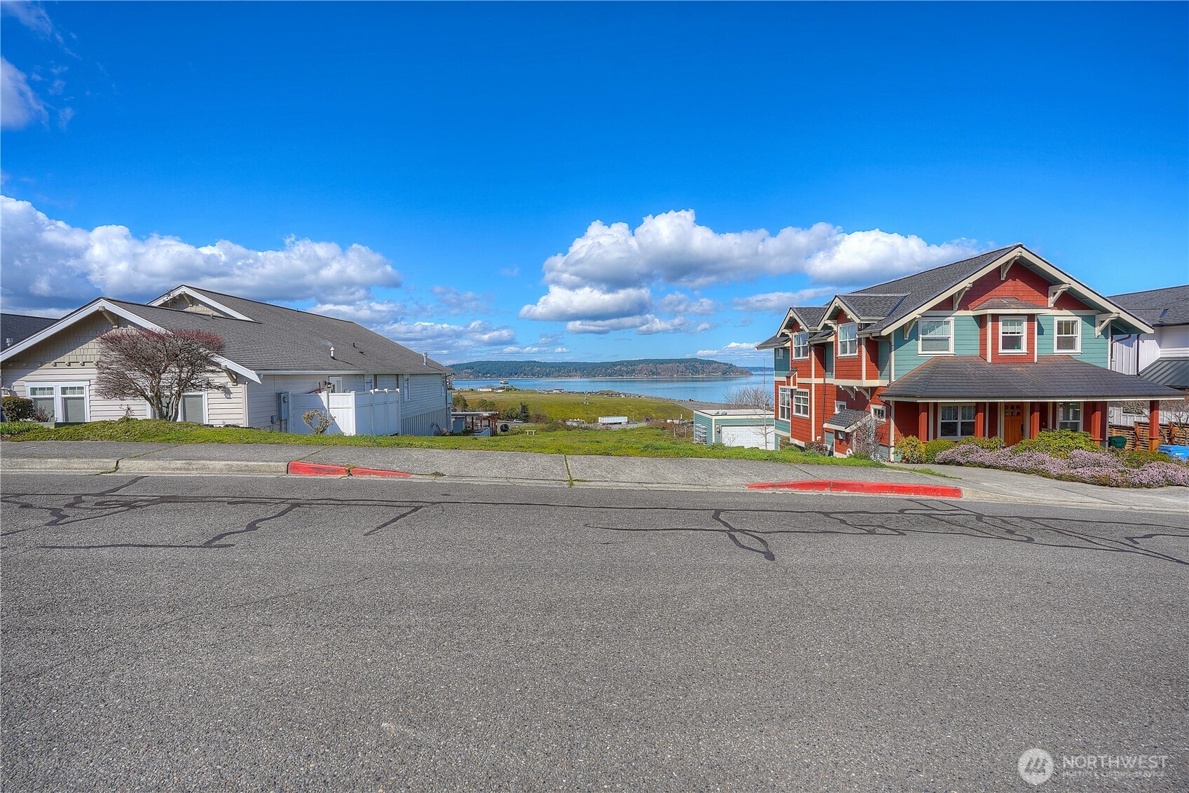 5313 North Commercial Street Ruston, WA 98407 - Photo 26 of 35 a house with a outdoor space