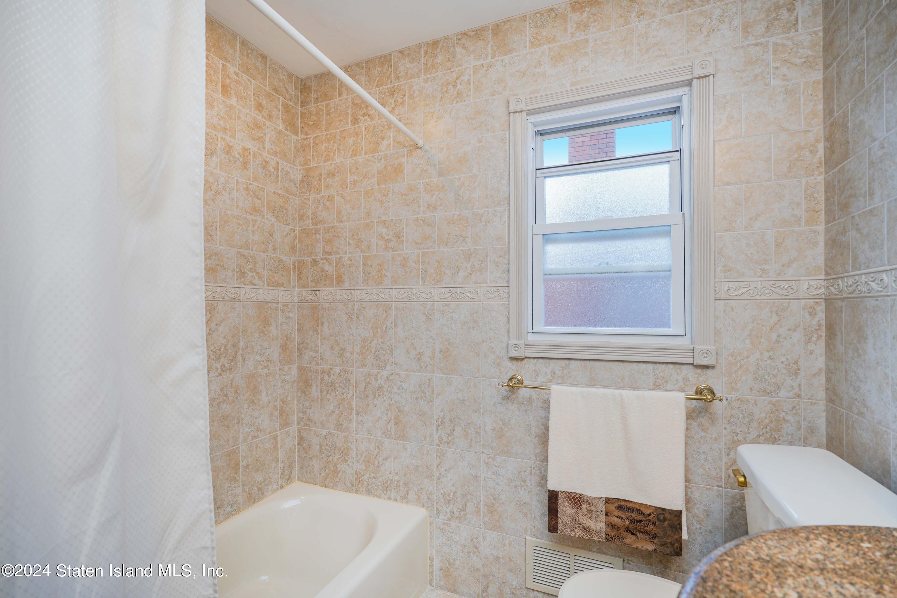 53 Ridgecrest Avenue Staten Island, NY 10312 - Photo 23 of 45 Photo Sep 09 2024, 6 23 34 AM