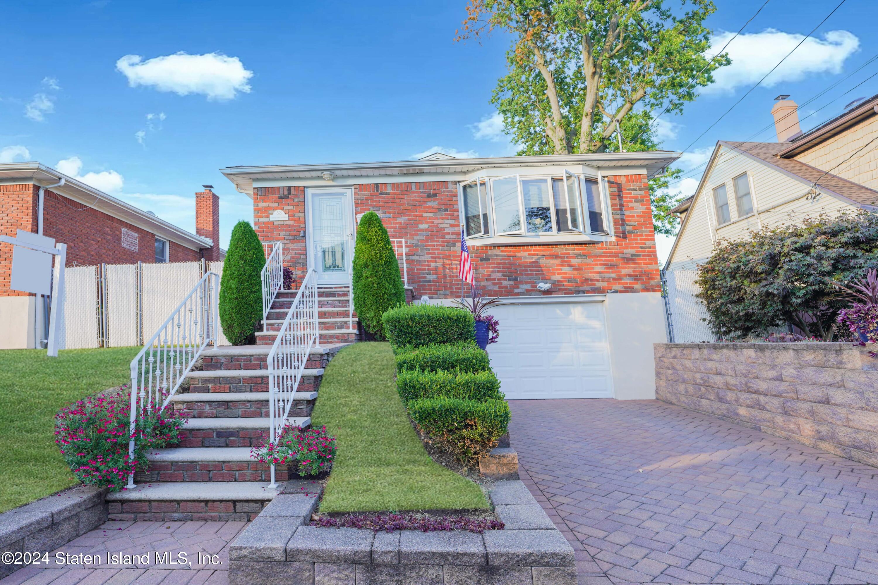 53 Ridgecrest Avenue Staten Island, NY 10312 - Photo 3 of 45 Photo Sep 09 2024, 6 15 42 AM