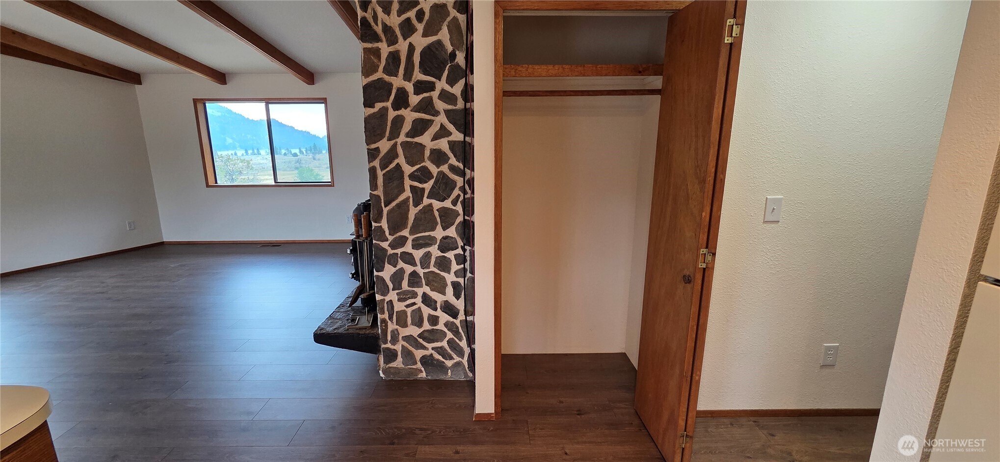 665 Wannacut Lake Road Oroville, WA 98844 - Photo 11 of 32