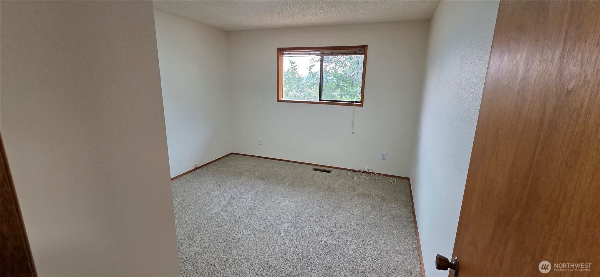 665 Wannacut Lake Road Oroville, WA 98844 - Photo 13 of 32