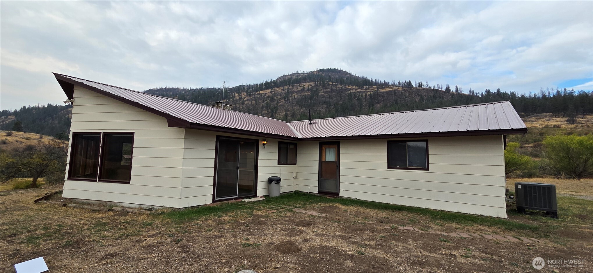 665 Wannacut Lake Road Oroville, WA 98844 - Photo 26 of 32