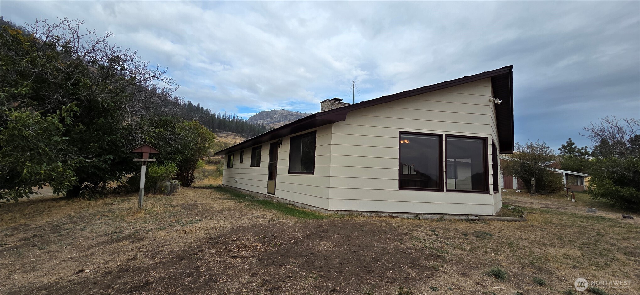 665 Wannacut Lake Road Oroville, WA 98844 - Photo 28 of 32