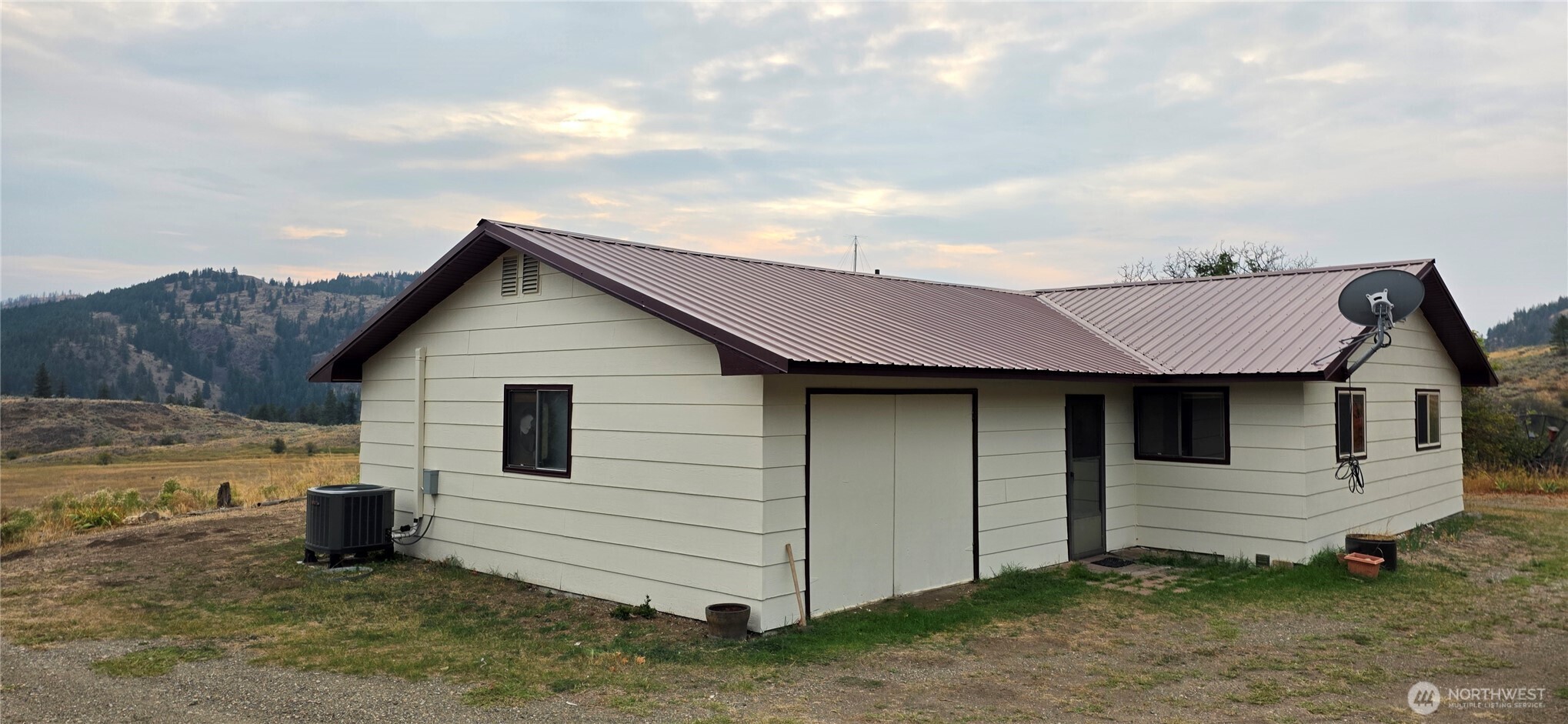 665 Wannacut Lake Road Oroville, WA 98844 - Photo 31 of 32