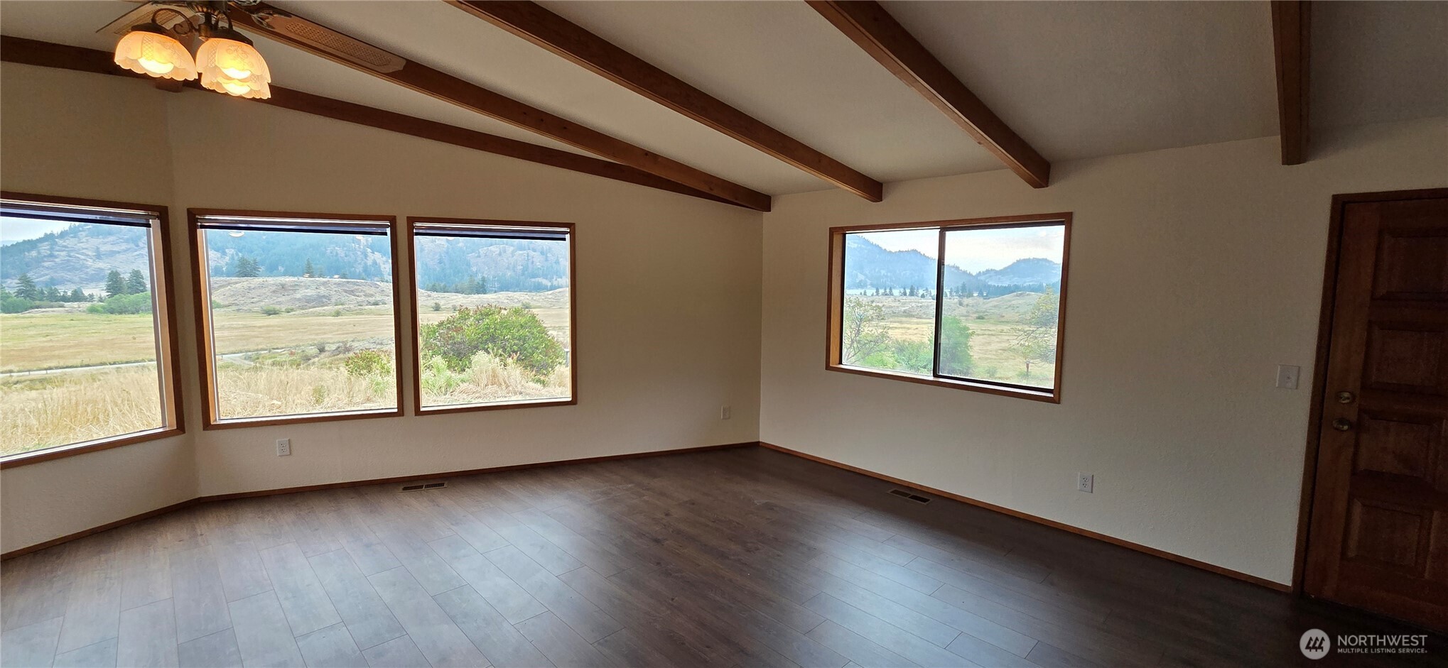 665 Wannacut Lake Road Oroville, WA 98844 - Photo 5 of 32