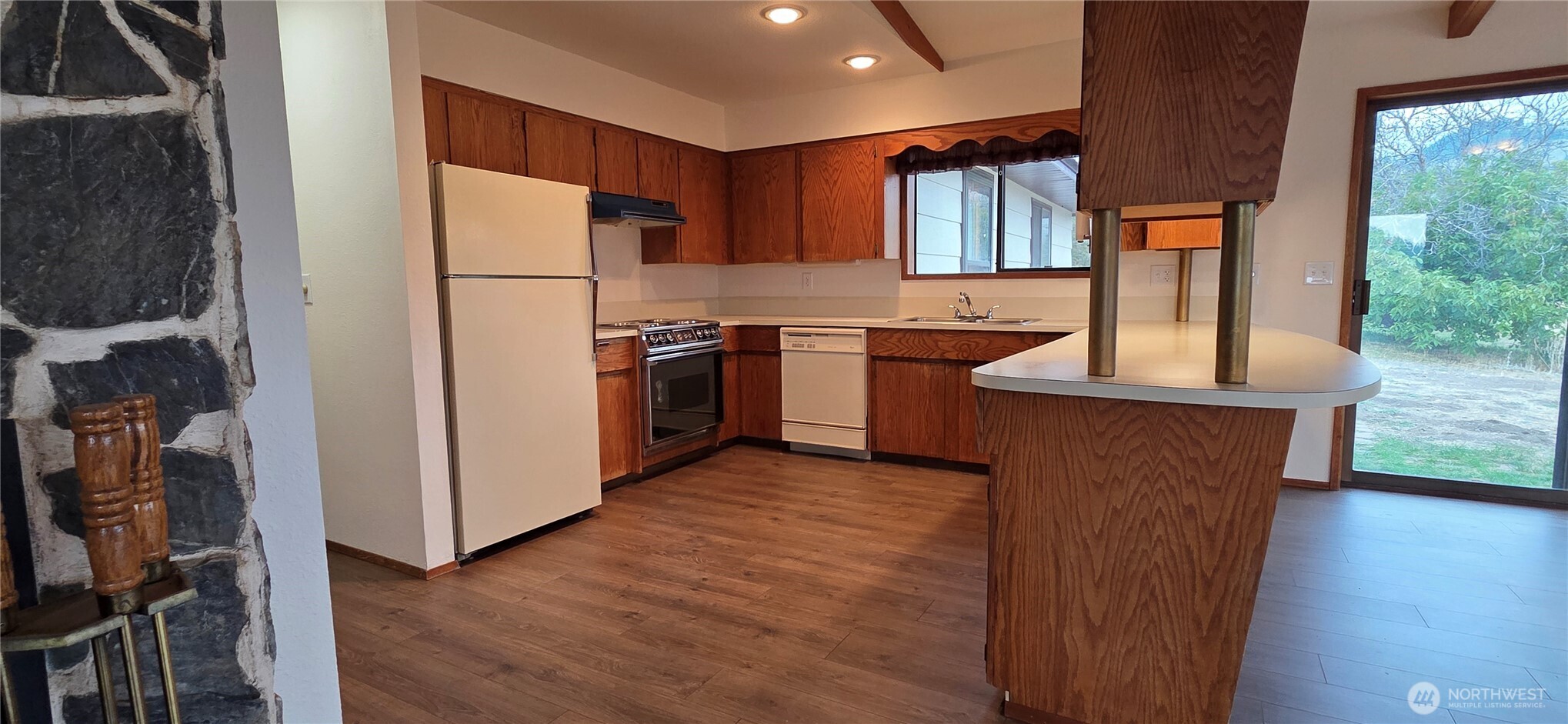 665 Wannacut Lake Road Oroville, WA 98844 - Photo 8 of 32